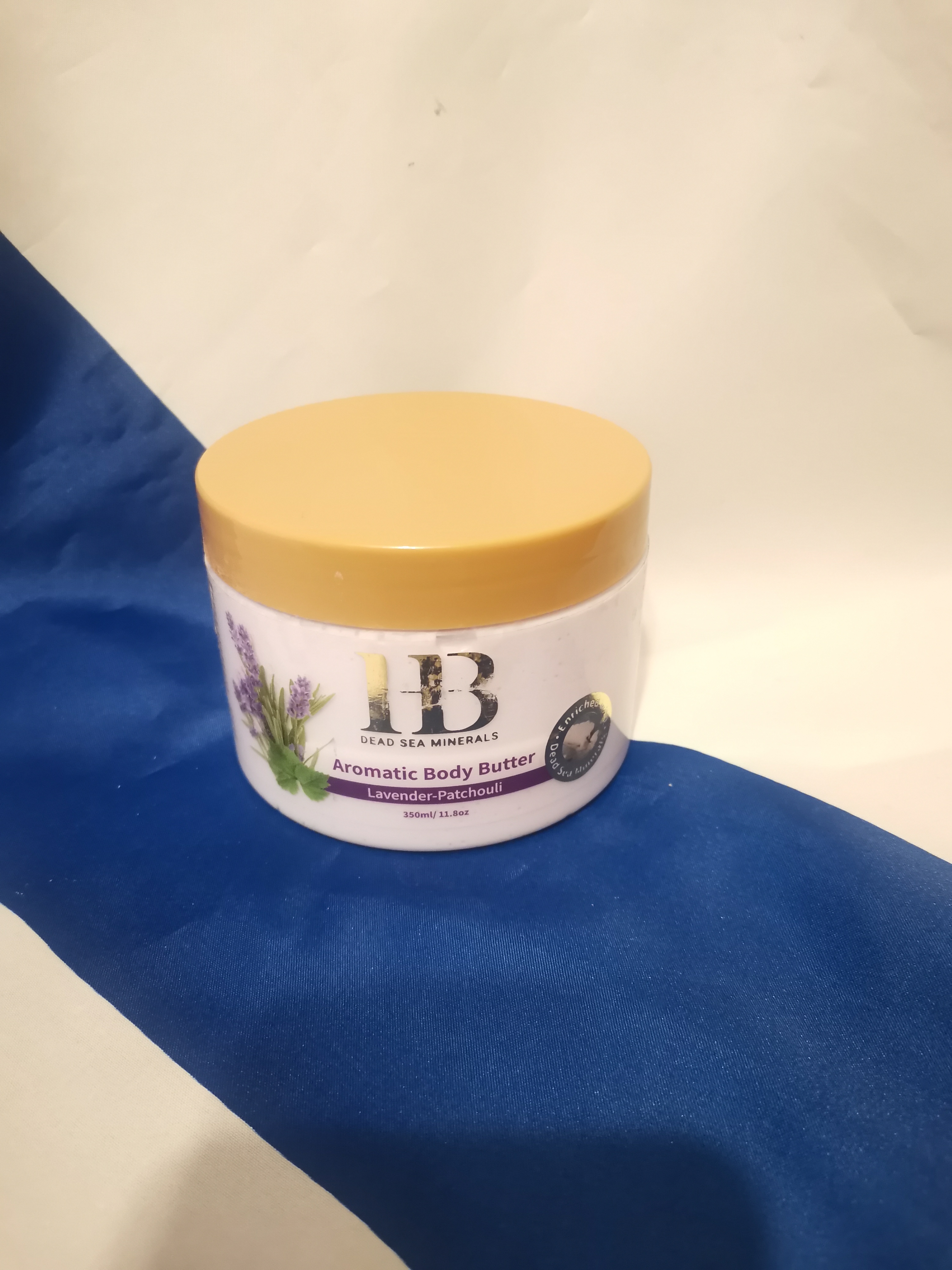 Aromatische und Pflegende Körperbutter mit Lavendel & Patchouli