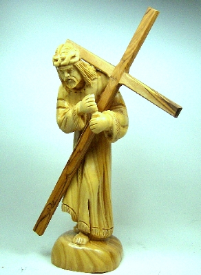 Olivenholz-Figur "Jesus trägt sein Kreuz"