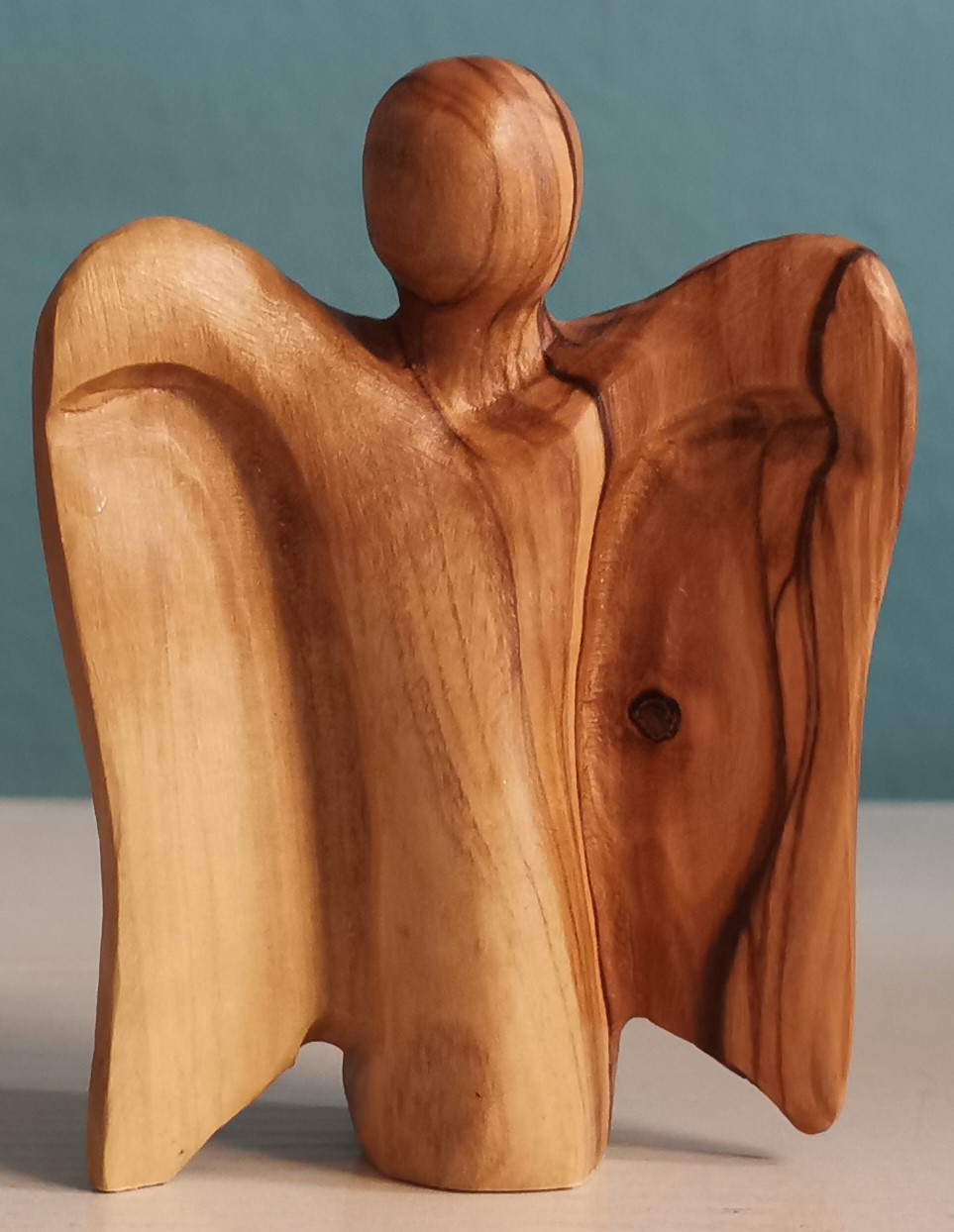 Olivenholz-Engel, stehend  ca. 10 cm