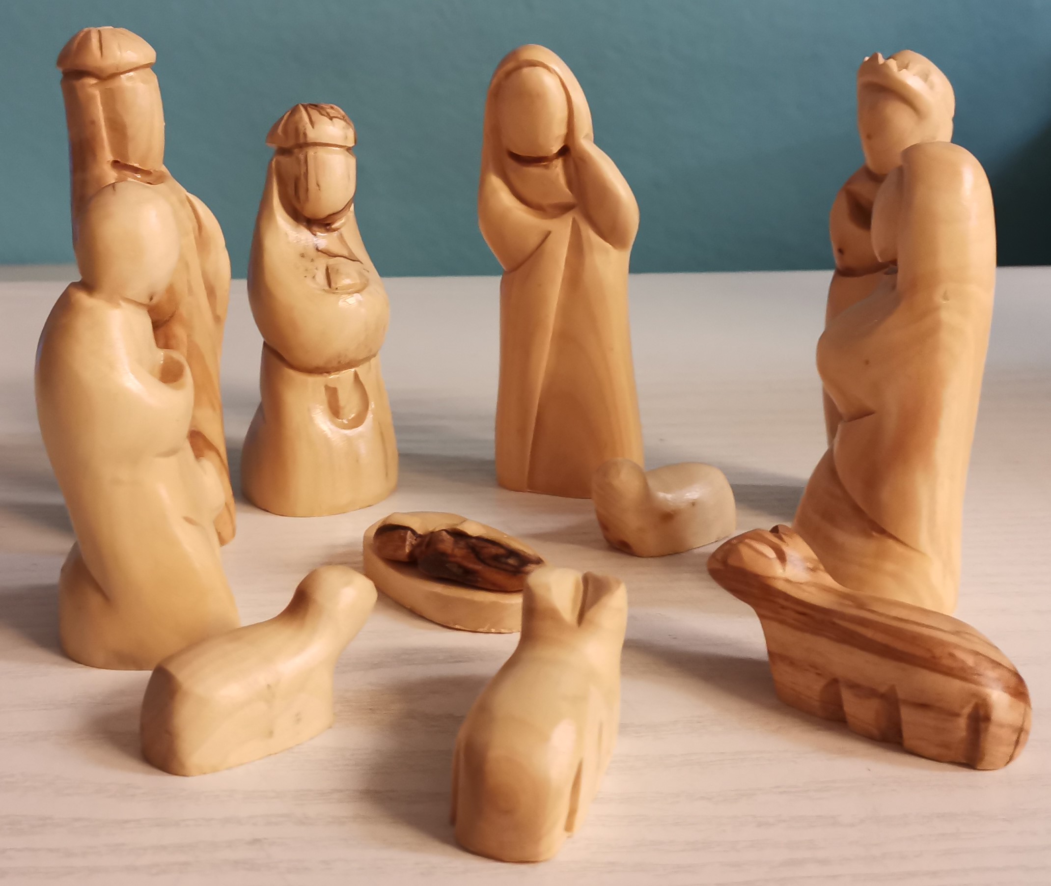 Olivenholz Krippenfigurenset, 12 teilig, ca. 11 cm, ohne Gesicht