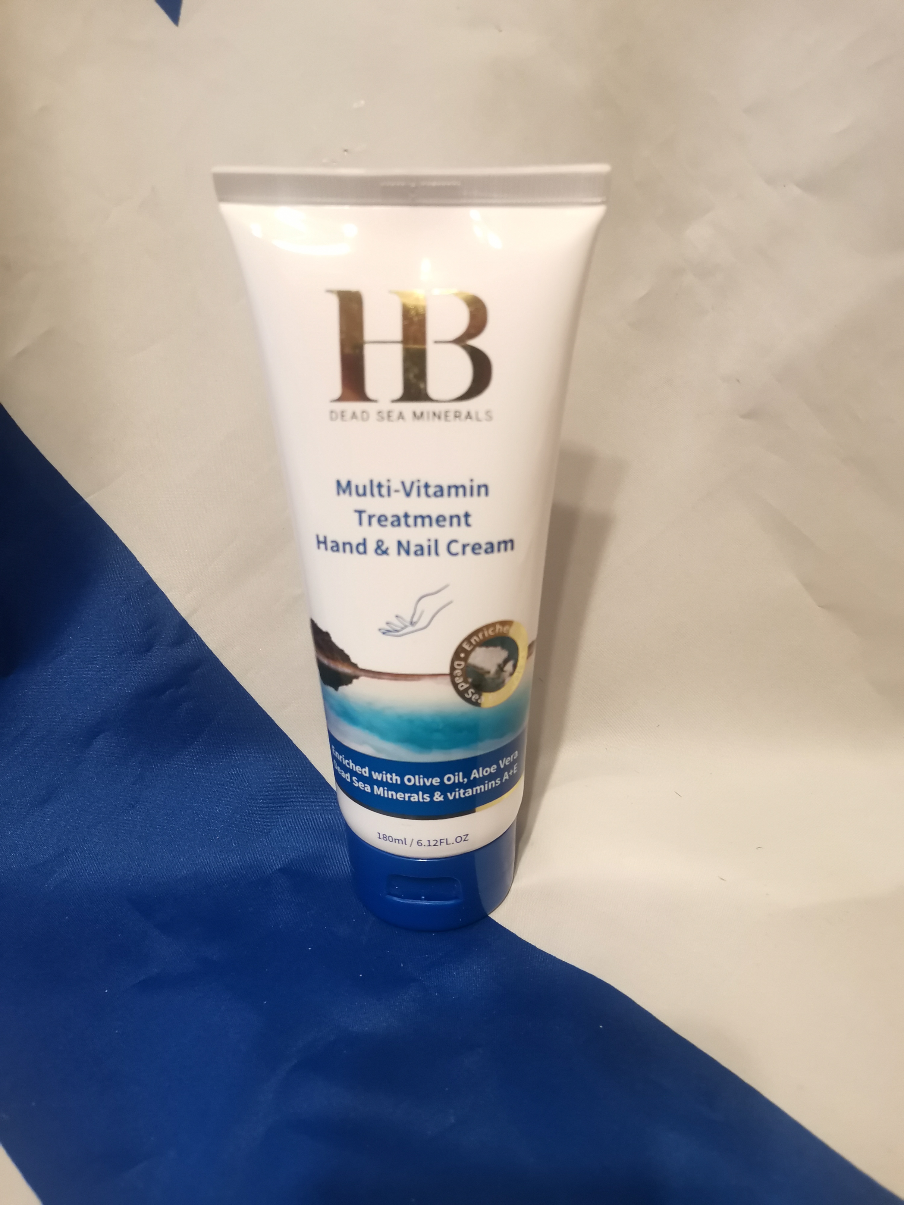 Health & Beauty - Multi Vitamin Treatment Hand- und Nagelcreme, 180 ml