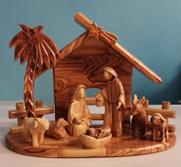 KRIPPE2Holy Krippe mit Heiliger Familie, Palme und Tiere aus Olivenholz (ohne Gesichter)